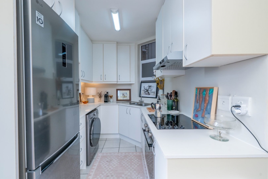 To Let 1 Bedroom Property for Rent in Fresnaye Western Cape